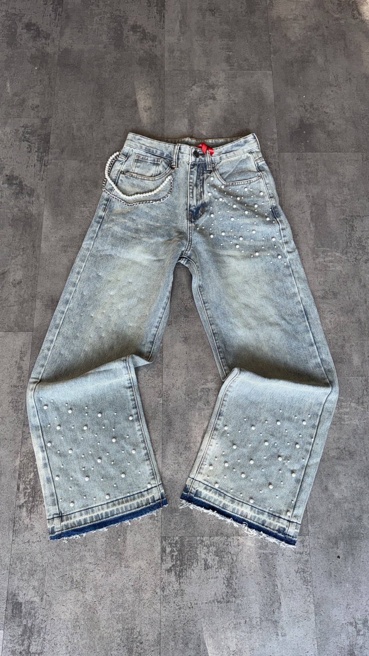 Jean Loose Délavé avec Perles – Détails Chaîne Bleu/ Noir