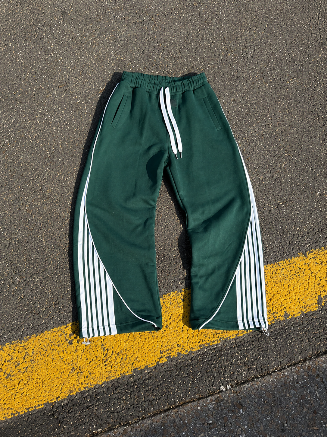 Pantalon Jogger Oversize – Vert avec Bandes Blanches
