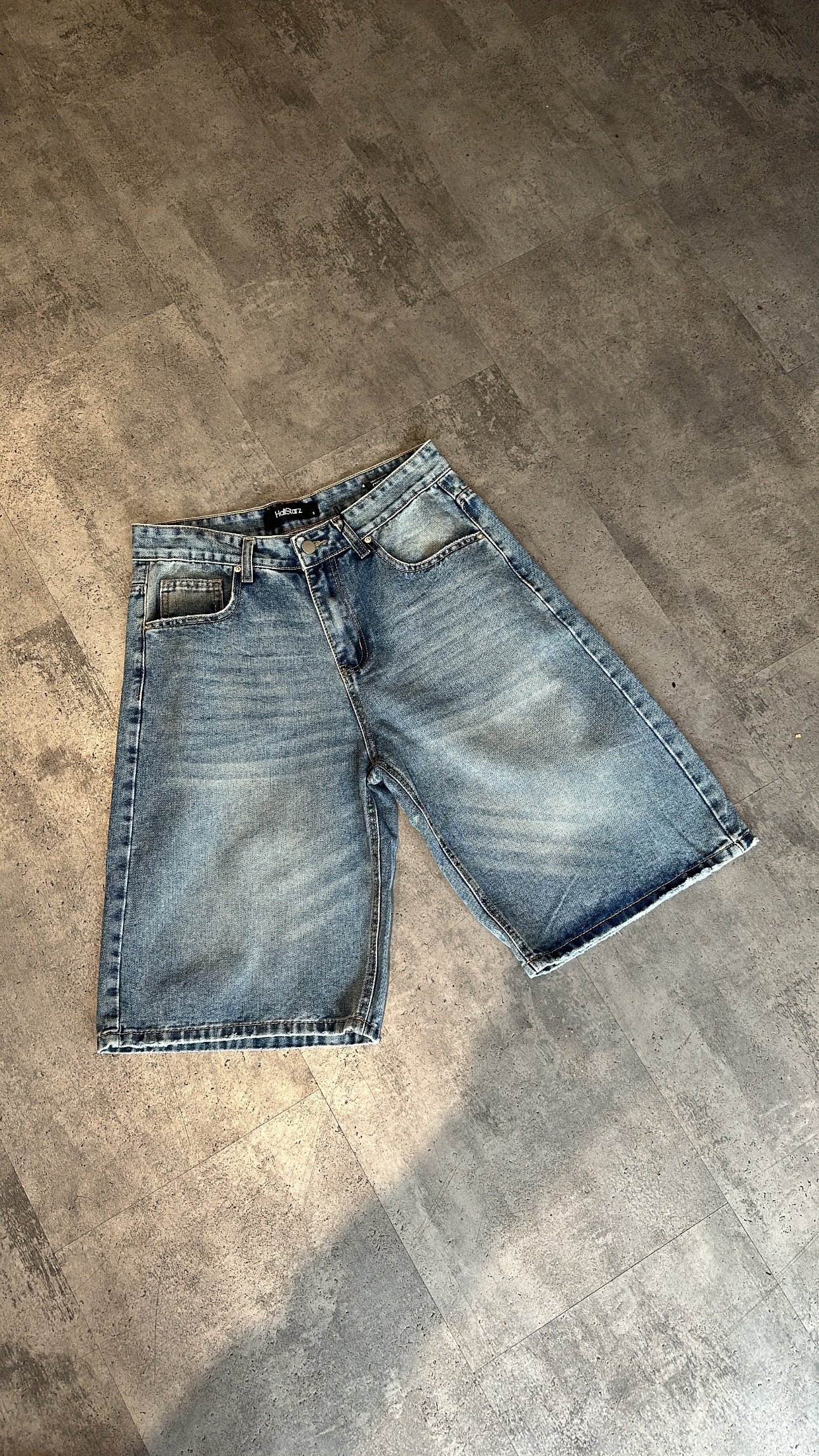 Short en jean bleu délavé – coupe droite