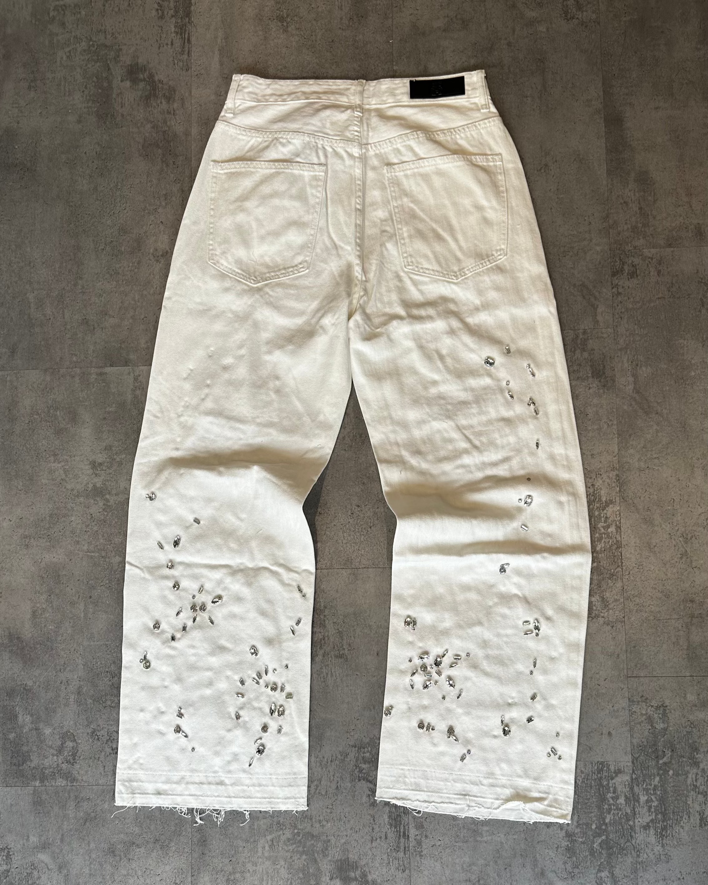 Jean Blanc Wide Leg Détail Perles et Effet Destroy