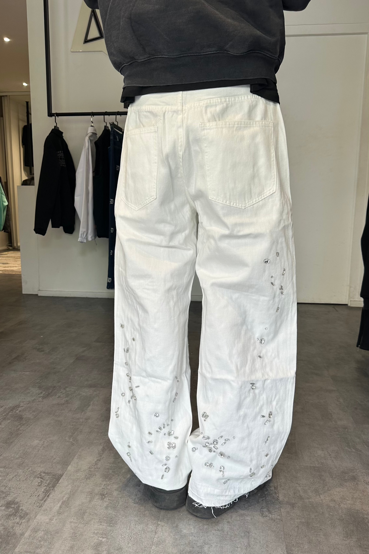 Jean Blanc Wide Leg Détail Perles et Effet Destroy