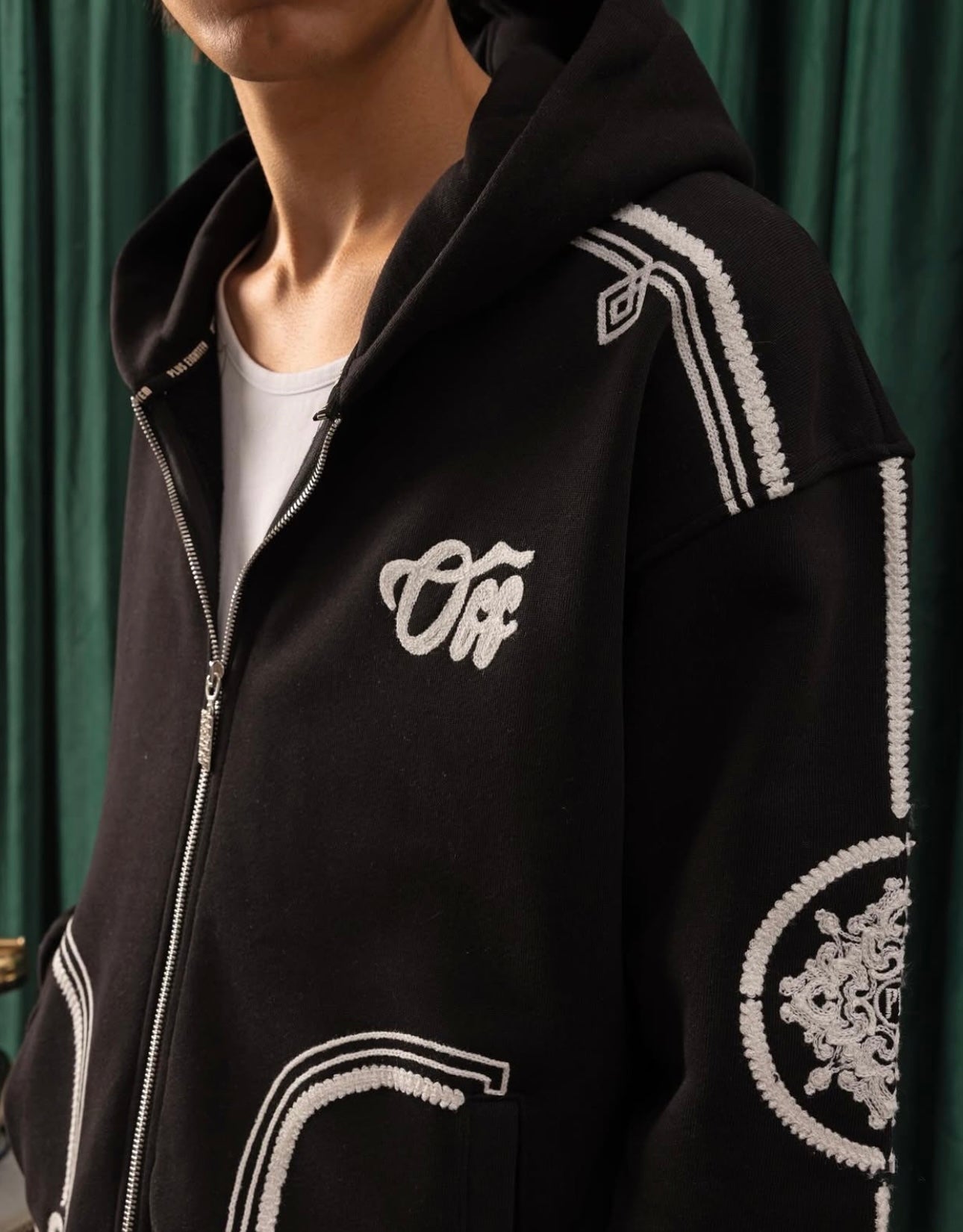 Hoodie “Imperial Stitch”- Noir et Bleu