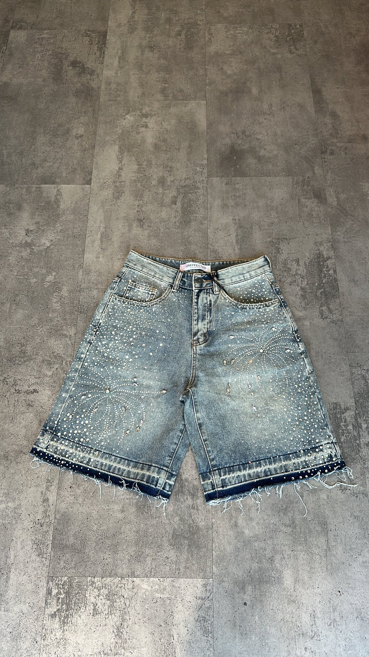 Short en jeans à strass étoilés- Noir et Jean clair