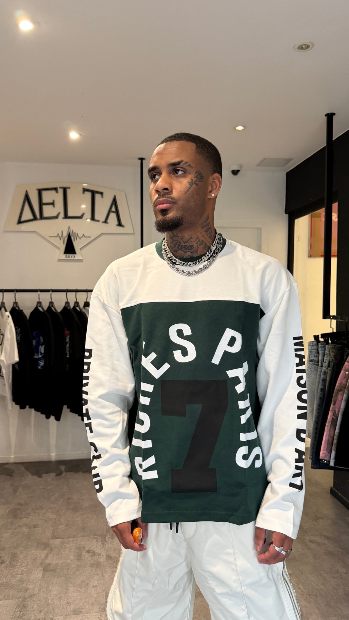 T-shirt Manches Longues “Riches Paris 7” – Vert / Blanc
