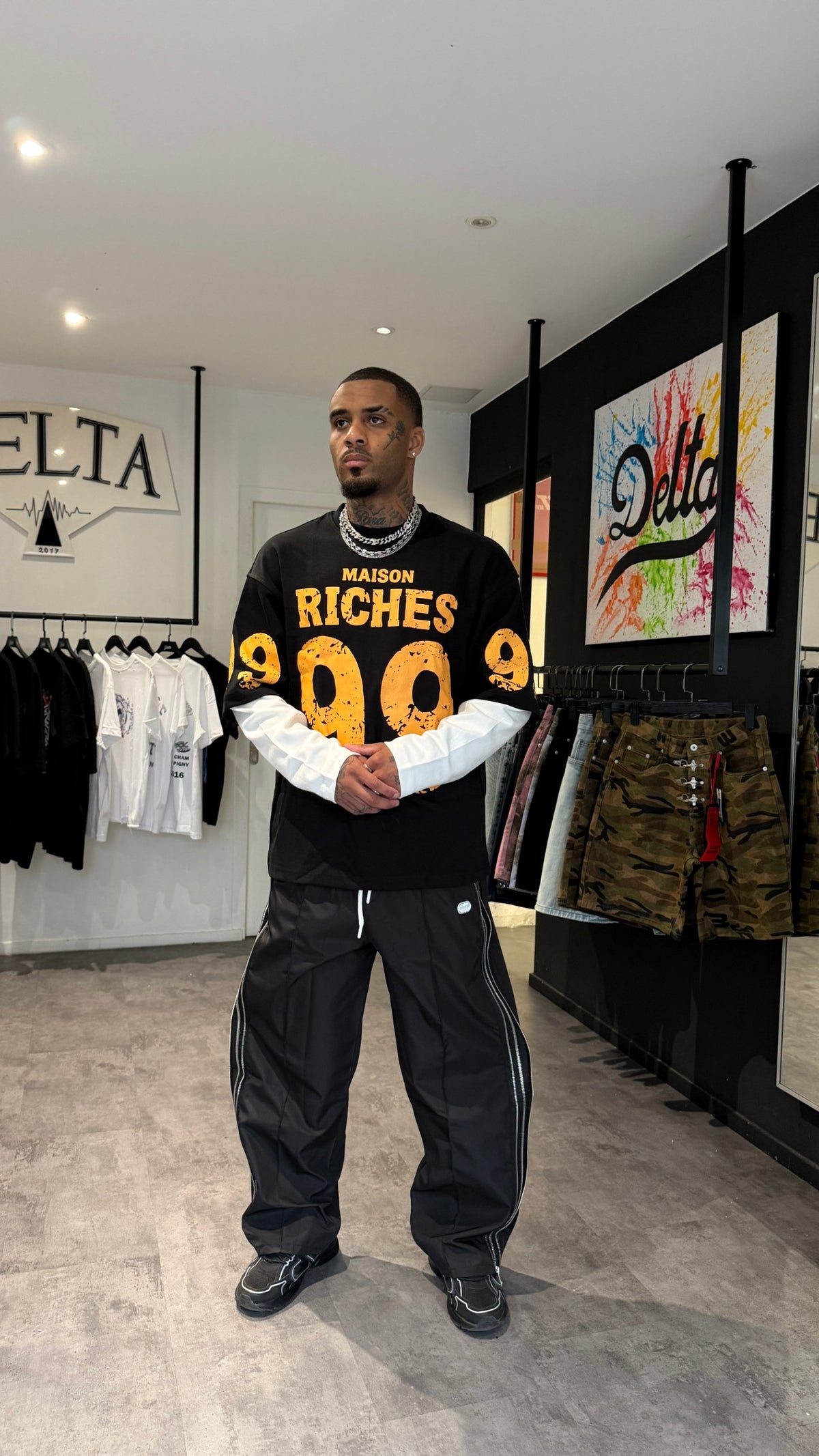 T-shirt Double Manches “Maison Riches 99” – Noir