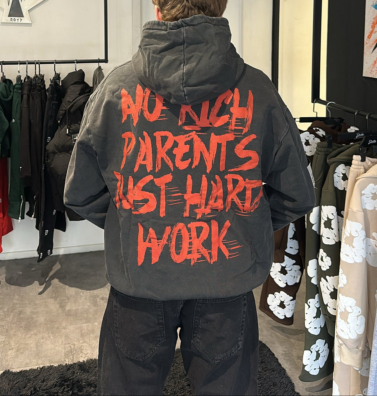 Hoodie NO RICH PARENTS – JUST HARD WORK