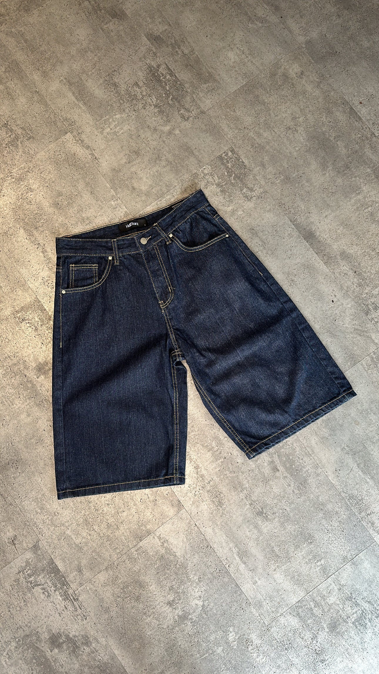 Short en jean brut – coupe droite
