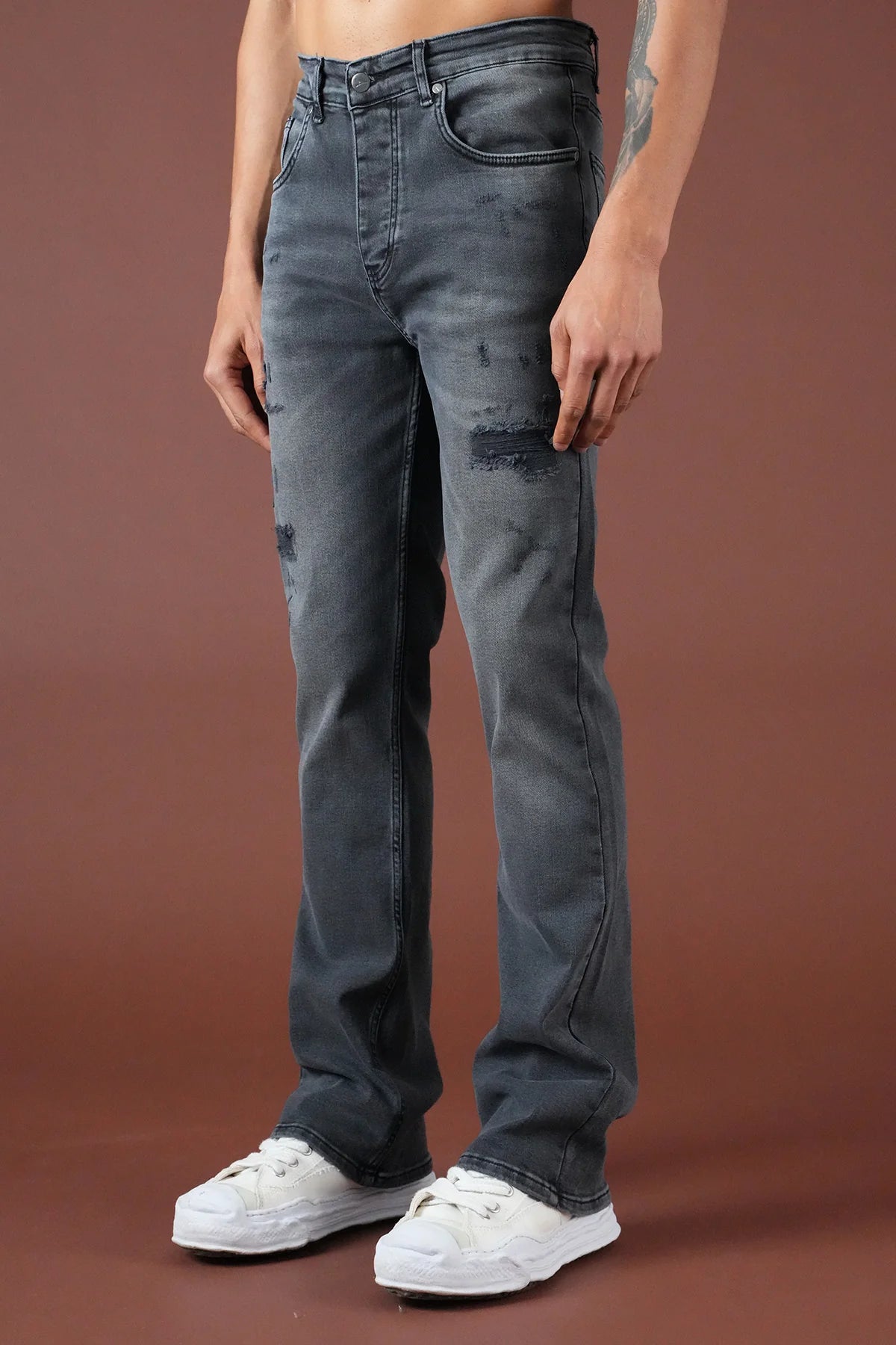 Jean Straight Distressed – Gris Délavé