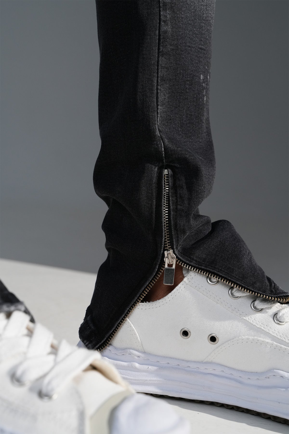 Jean Noir Délavé Destroy à Zips