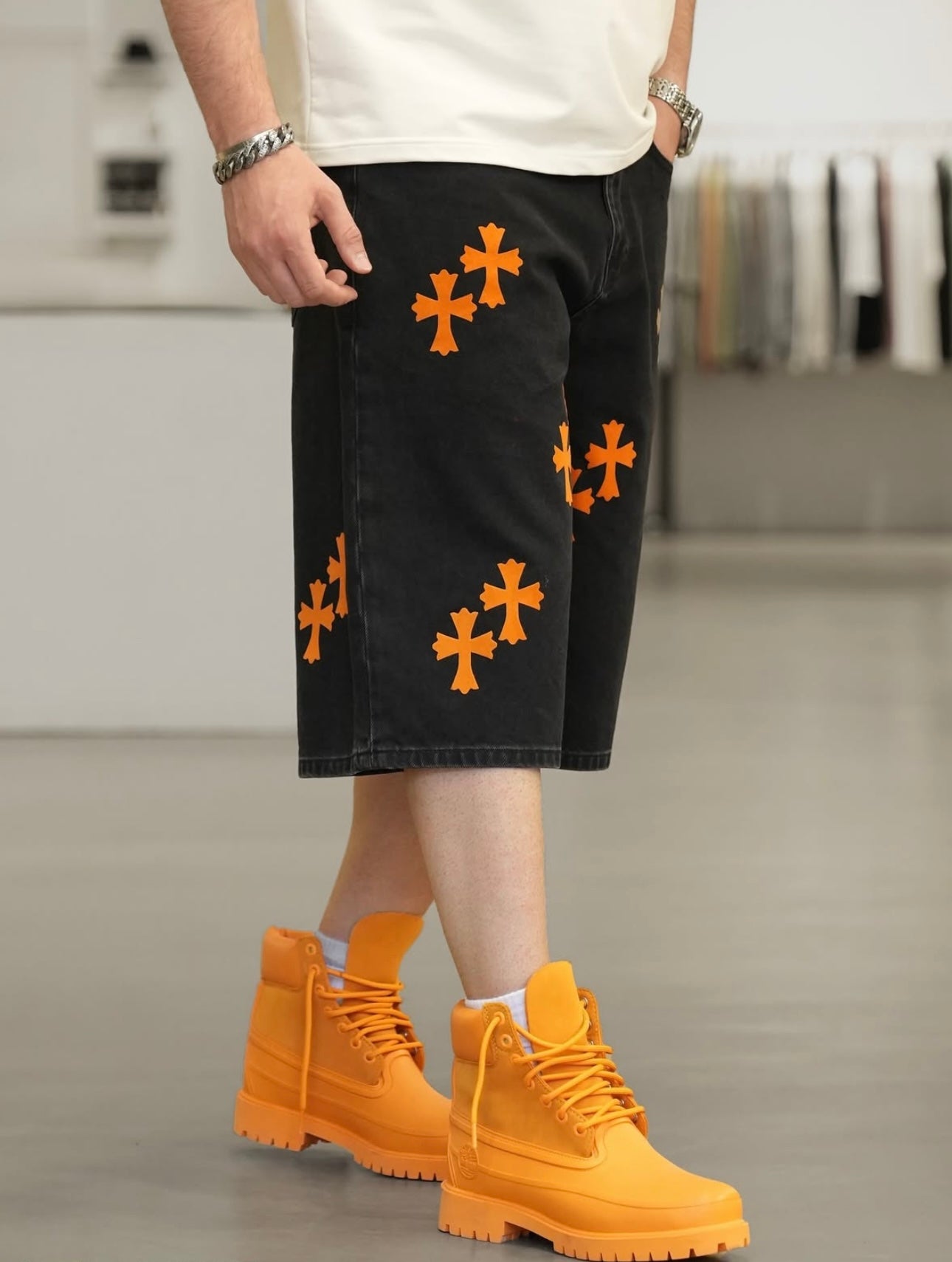 Short en jean noir oversize – Cross Orange Edition