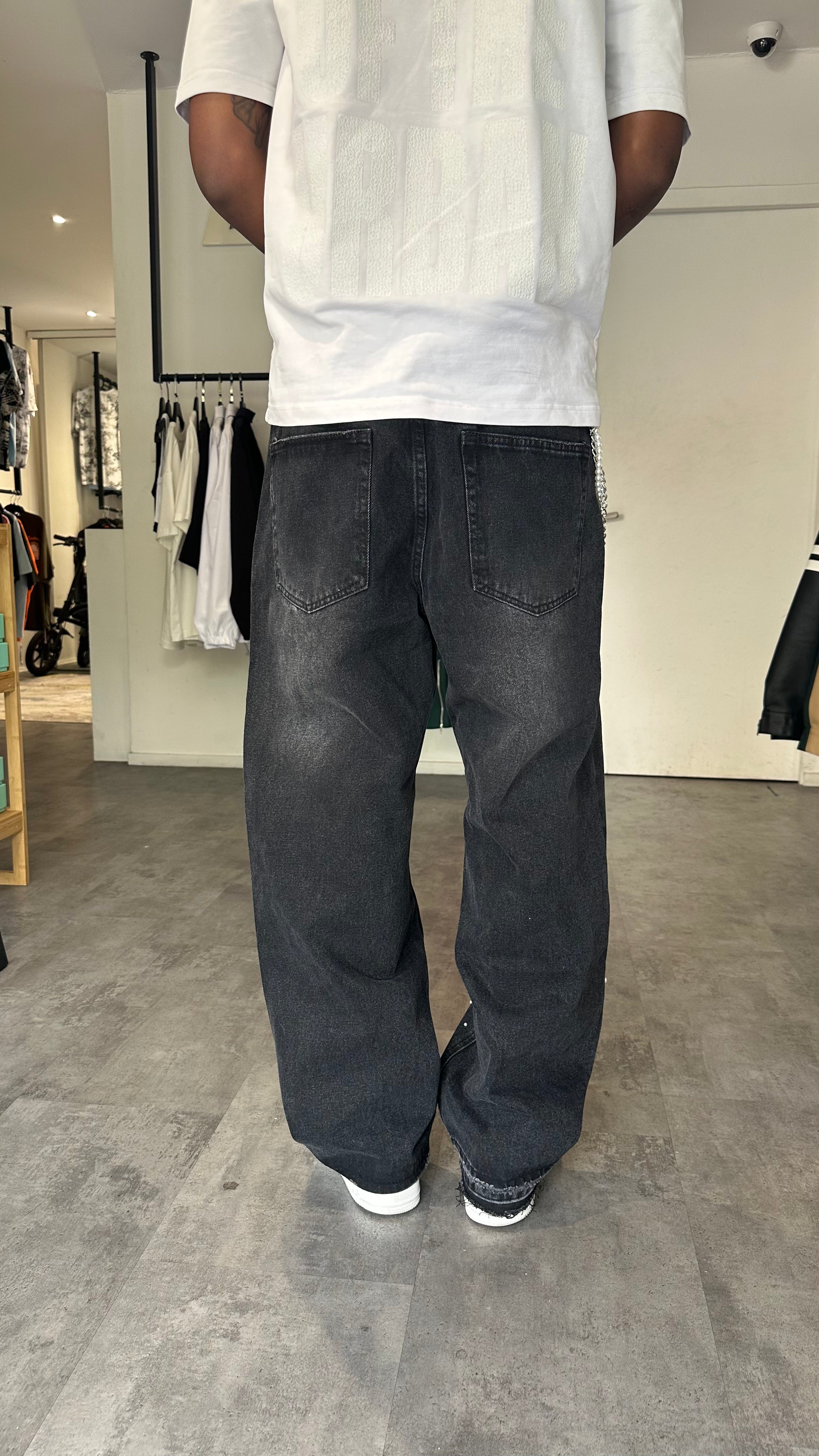 Jean Loose Délavé avec Perles – Détails Chaîne Bleu/ Noir