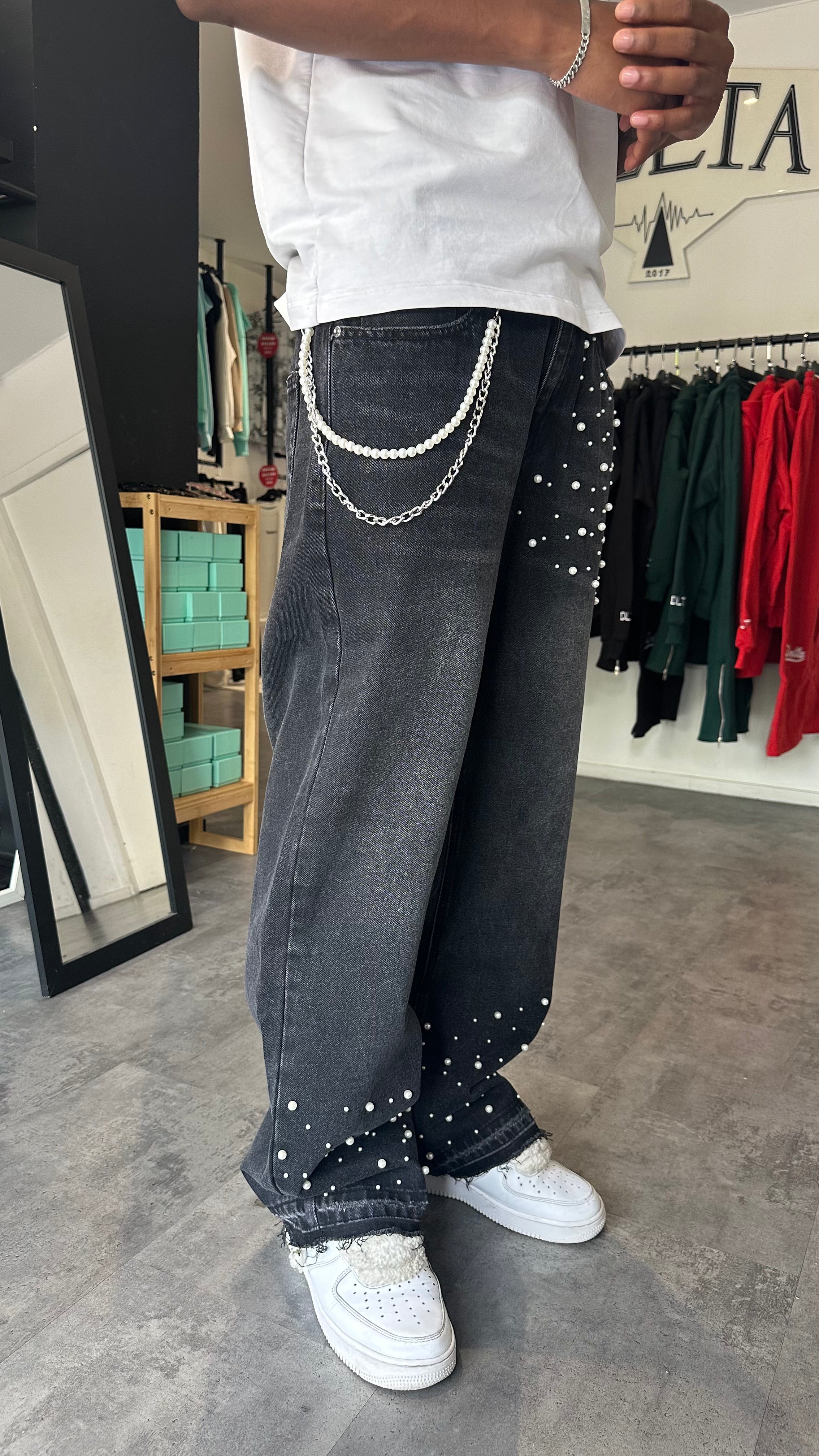 Jean Loose Délavé avec Perles – Détails Chaîne Bleu/ Noir