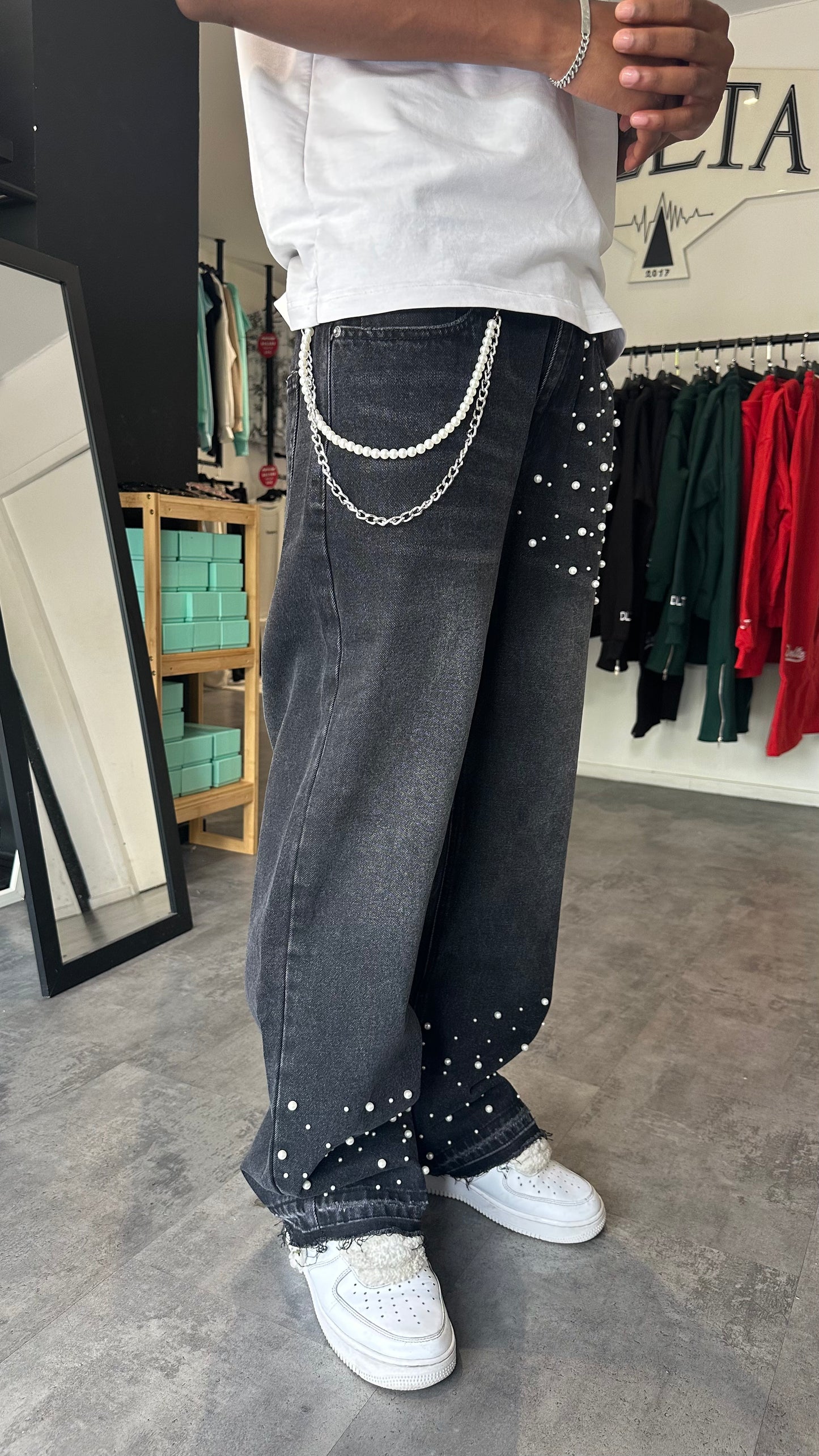 Jean Loose Délavé avec Perles – Détails Chaîne Bleu/ Noir