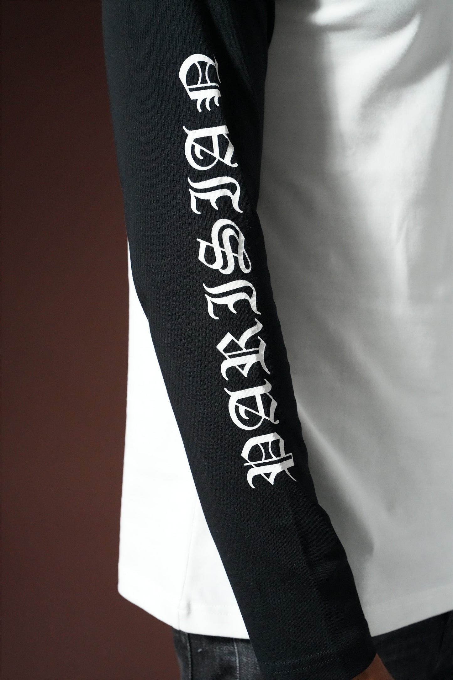 T-shirt Manches Longues Bicolore – Blanc & Noir