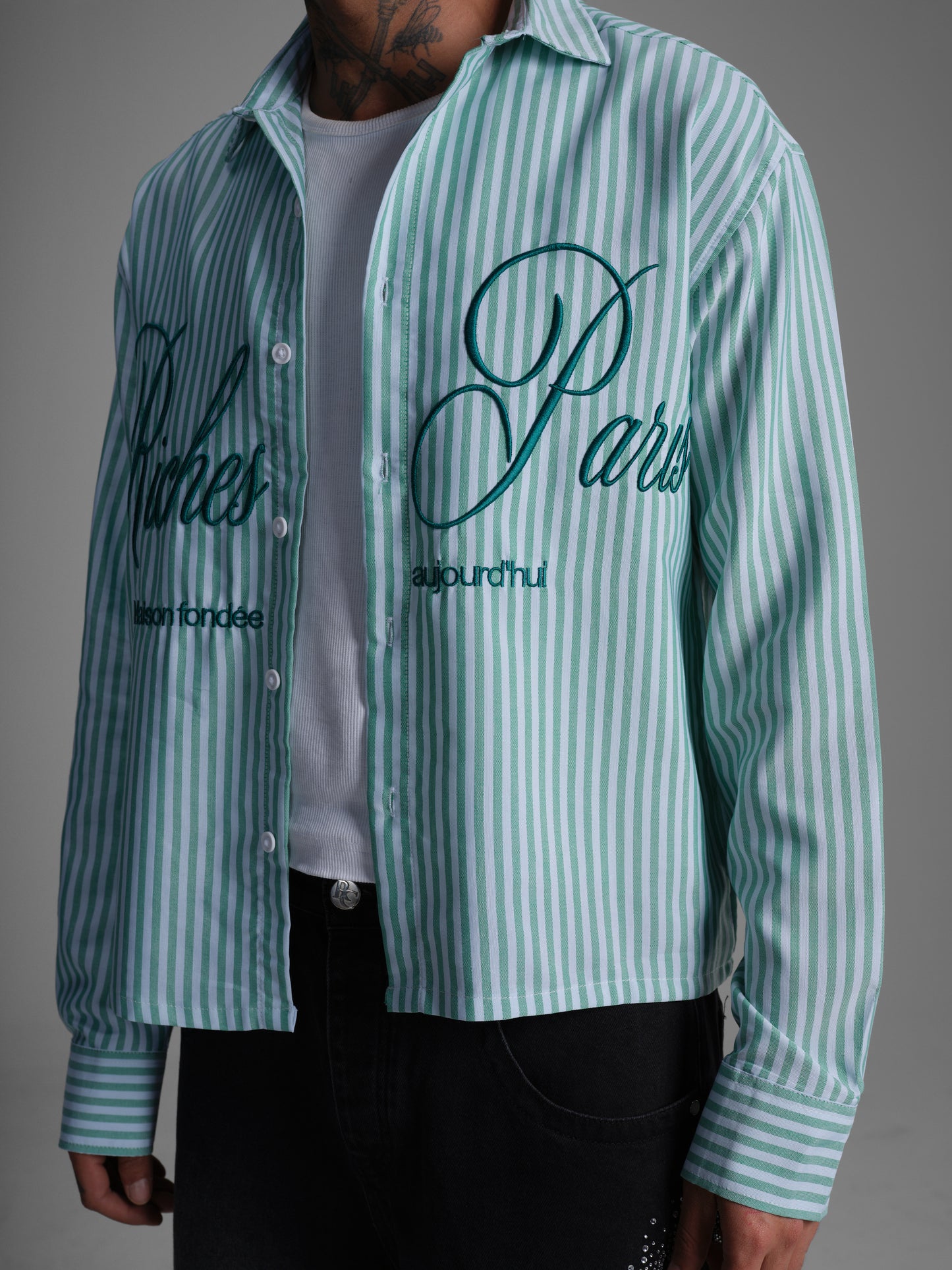 Chemise rayée brodée "Riches Paris" - vert et blanc