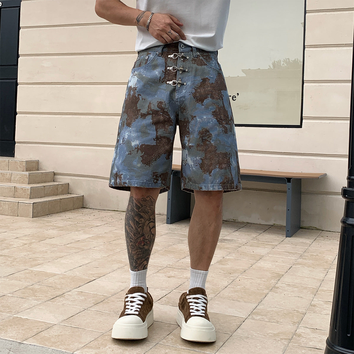 Short en jean boucles métalliques - camo bleu