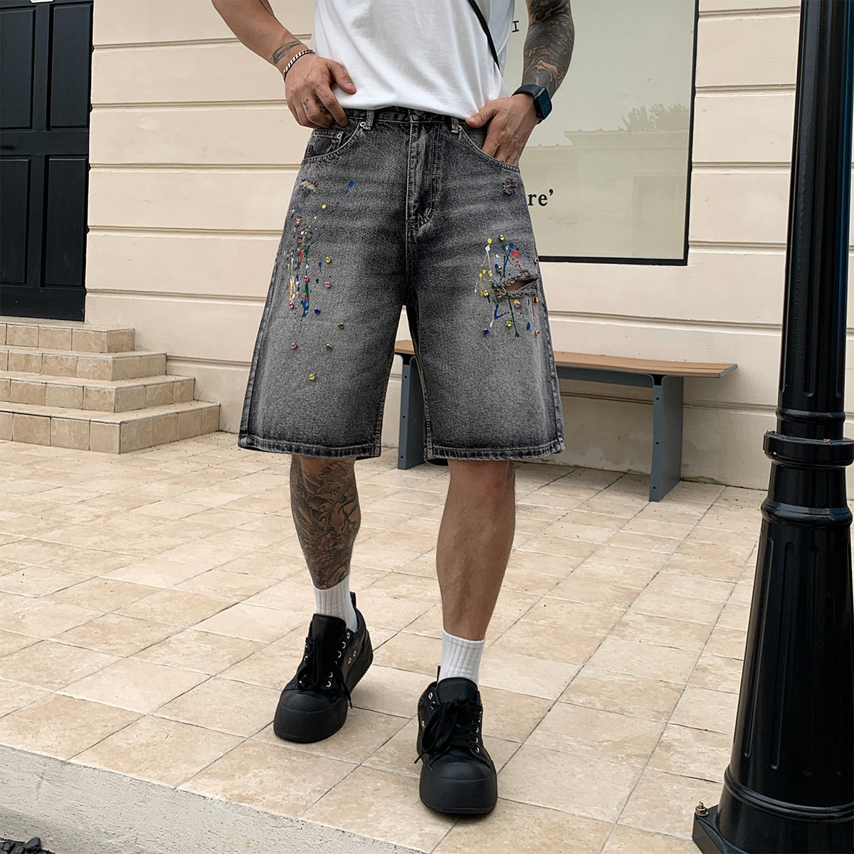Short en jean éclaboussures de peinture - gris délavé