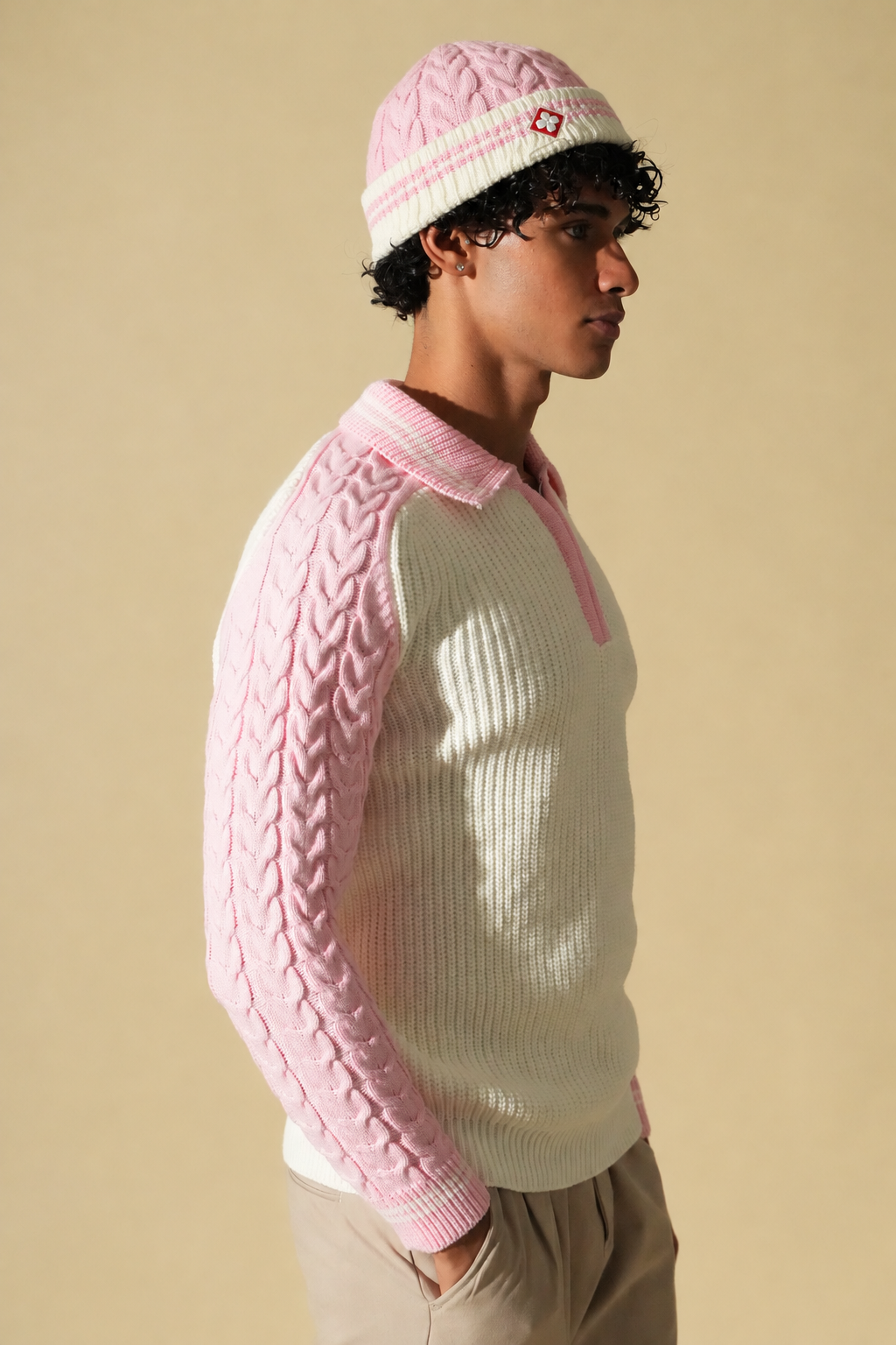 Set Pull Polo Zippé + Bonnet Torsadé – Blanc / Rose