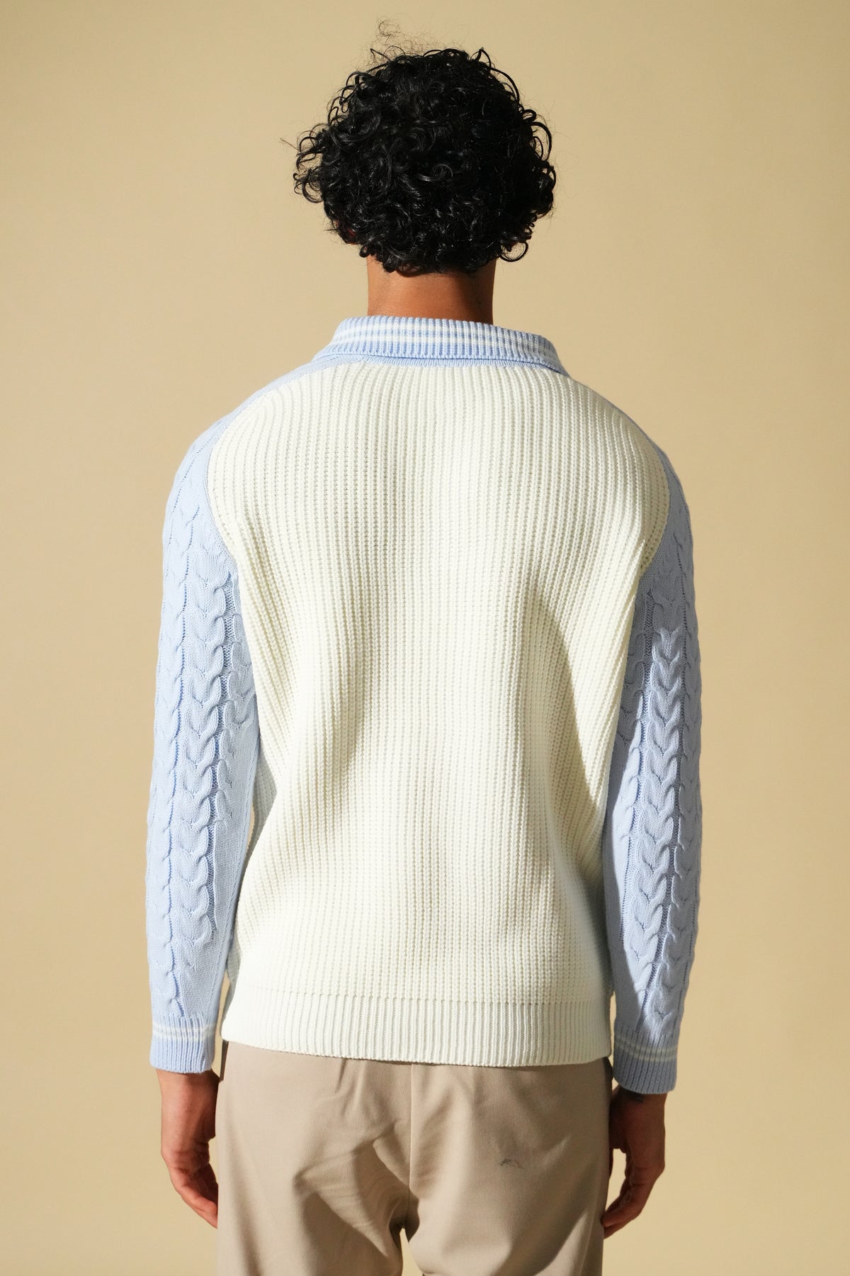 Set Pull Polo Zippé + Bonnet Torsadé – Blanc / Bleu Ciel